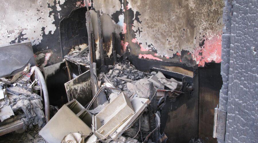 Why choose water damage restoration service for emergency water extraction services in Cheney